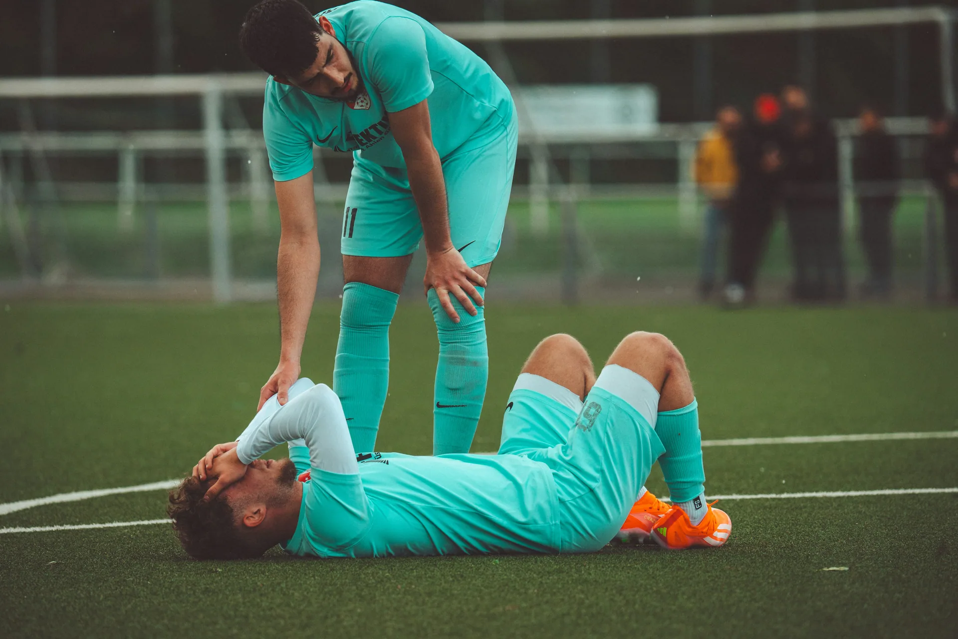 Sports medicine consultation for a tendon injury